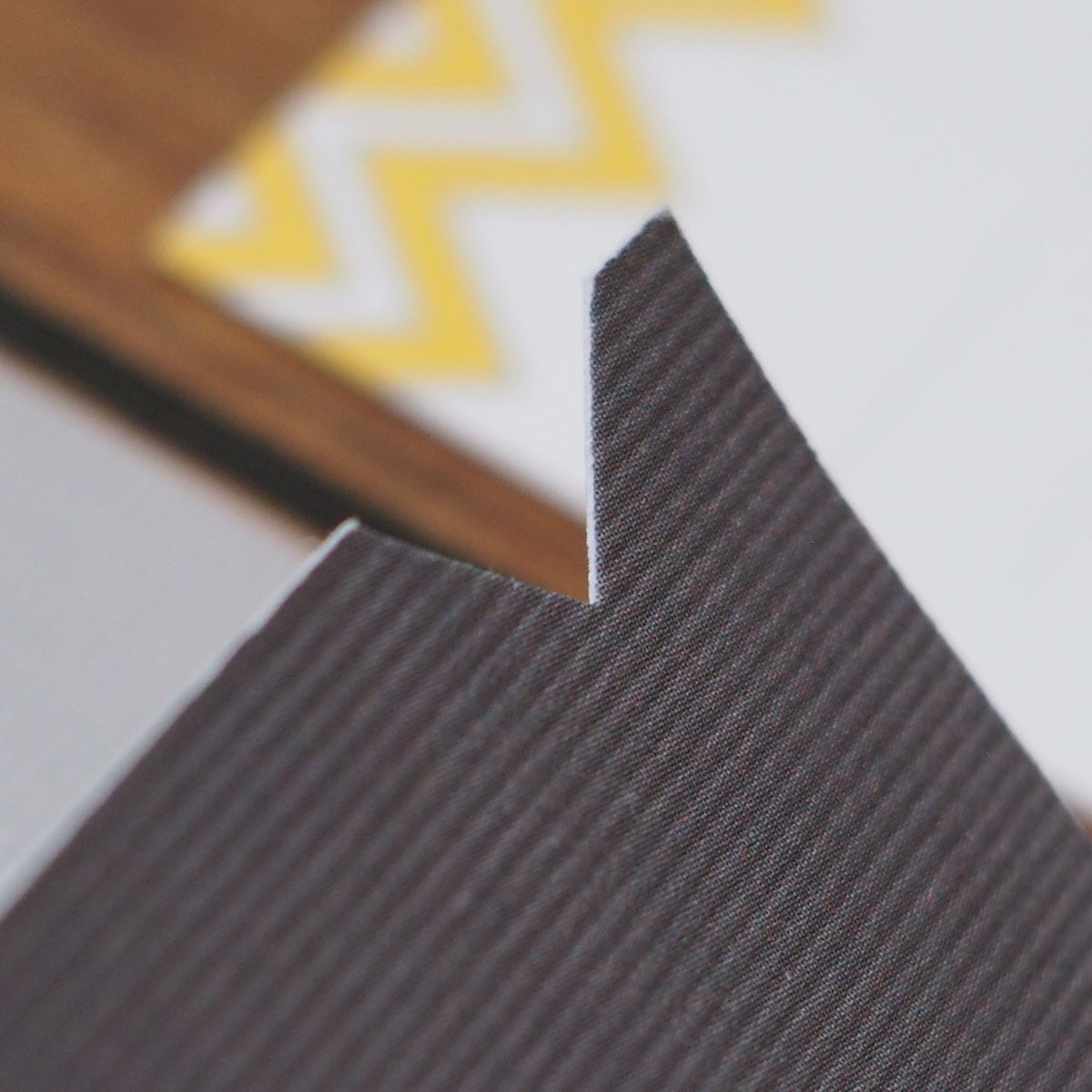 faire-part personnalisé mariage jaune gris amiens lille paris creation chevron elegant chic pliage