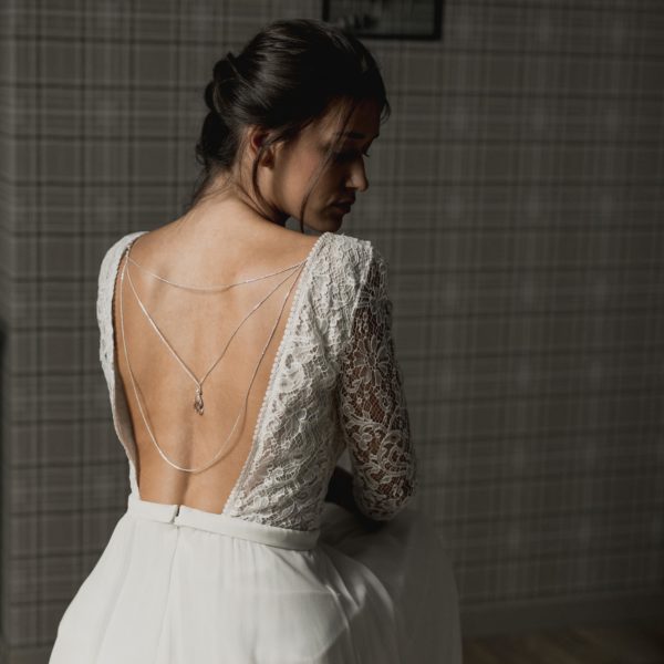 bijou de mariage avec goutte en cristal pour robe dos nu