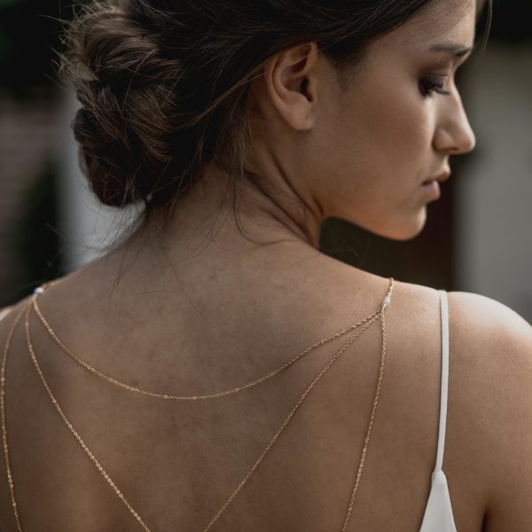 collier de mariage avec goutte en cristal pour robe dos nu