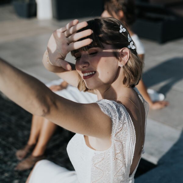 epingle à cheveux pour chignon de mariée, fleur blanche perlée