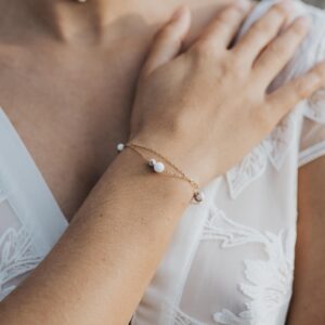 bracelet de mariage fin et délicat en perles