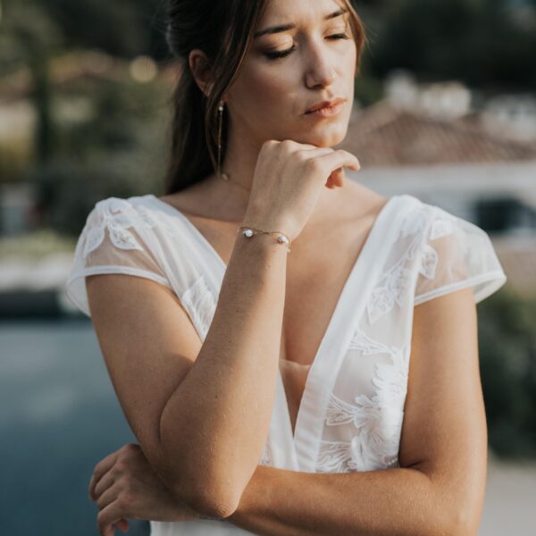 bracelet de mariage fin et délicat en perles