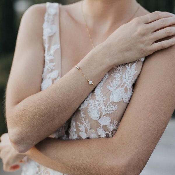 bracelet de mariage fin et délicat en perles