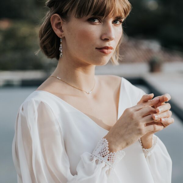 boucles d'oreilles en gouttes de cristal bleu et perle, quelque chose de bleu