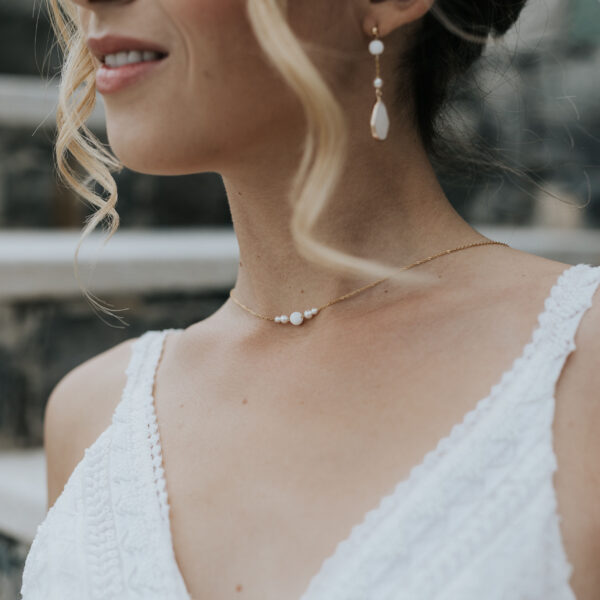 bijou de mariage avec une goutte et des perles pour robes de mariées dos nus