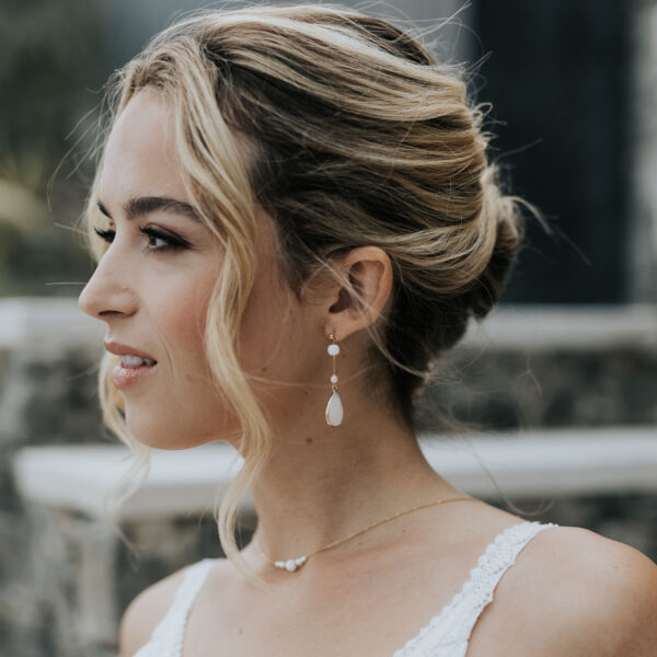 boucles d'oreilles de mariée avec goutte. bijou de mariage.