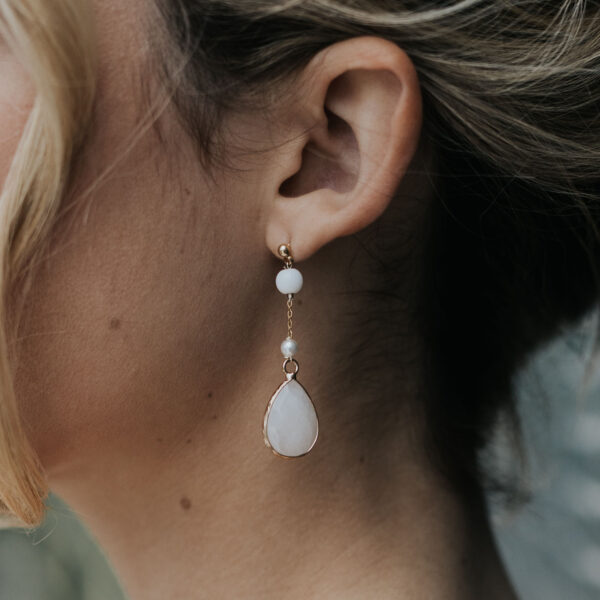 boucles d'oreilles de mariée avec goutte. bijou de mariage.