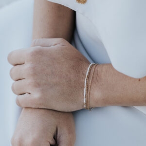 bracelet de mariage fin avec des chaînes et un message codé en perles Miyuki