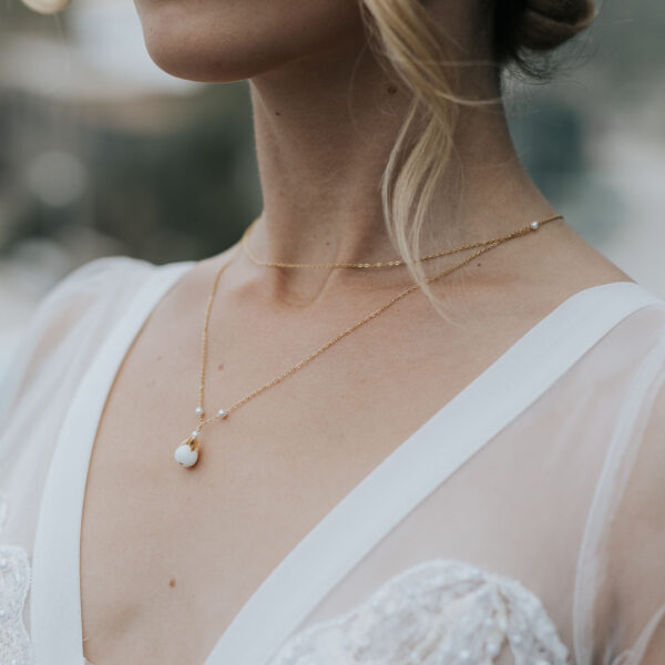 Bijou de mariage fin et élégant, collier de mariée pendant devant avec perle en porcelaine