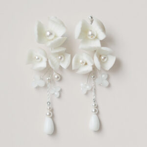 KATALEYA- Bijoux de mariage Hélène Ripoll, boucles d'oreilles de mariée oversize avec des fleurs et gouttes en porcelaine et perles nacrées.
