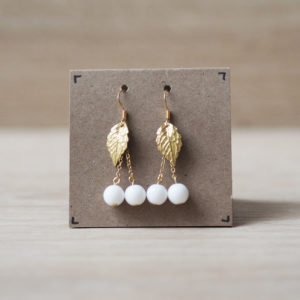 boucles d'oreilles cerises blanches