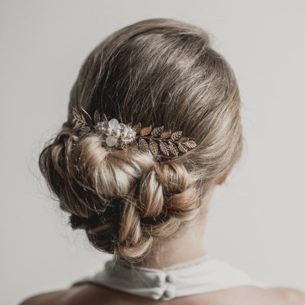 peigne de mariage style bohème avec feuilles et perles